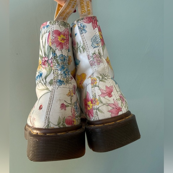 Rare Doc Martens leather floral garden boots size 5 W - Picture 5 of 8